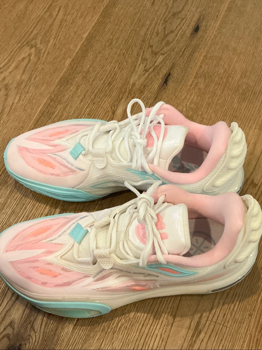 Men’s Athletic Running Shoes in Pink and Aqua